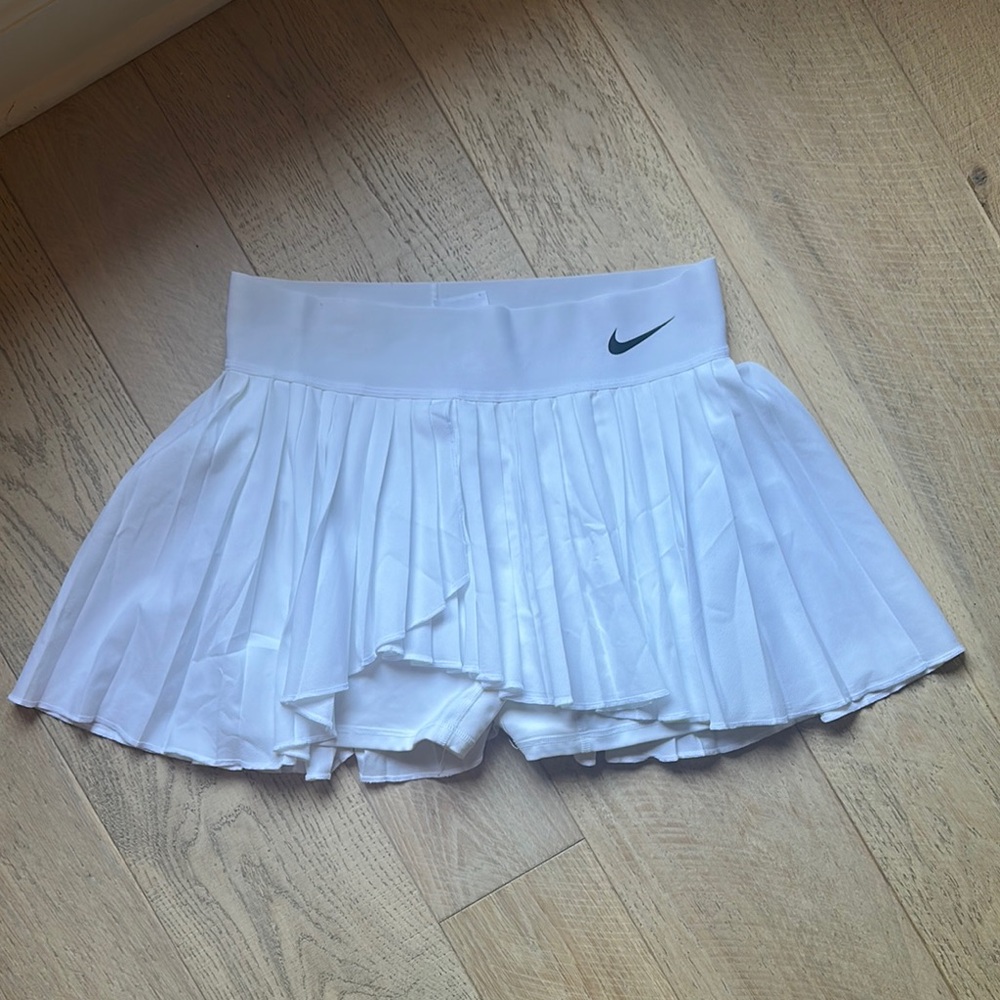 Nike White Pleated Skirt